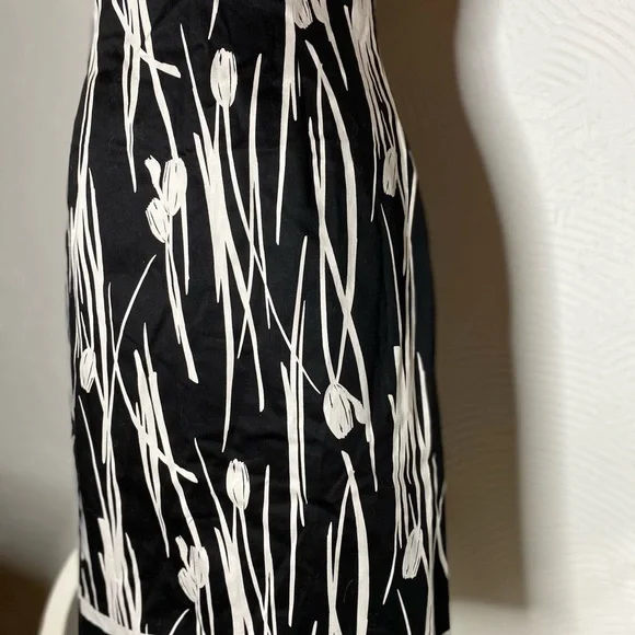 White House Black Market Black and White Floral Midi Dress - Picture 2 of 10